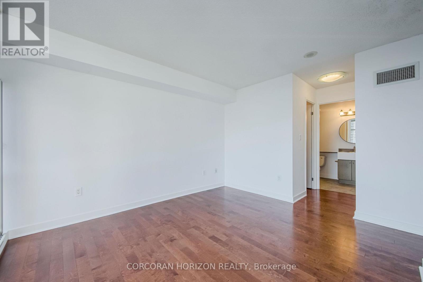 609 - 10 Navy Wharf Court, Toronto, ON - Indoor Photo Showing Other Room