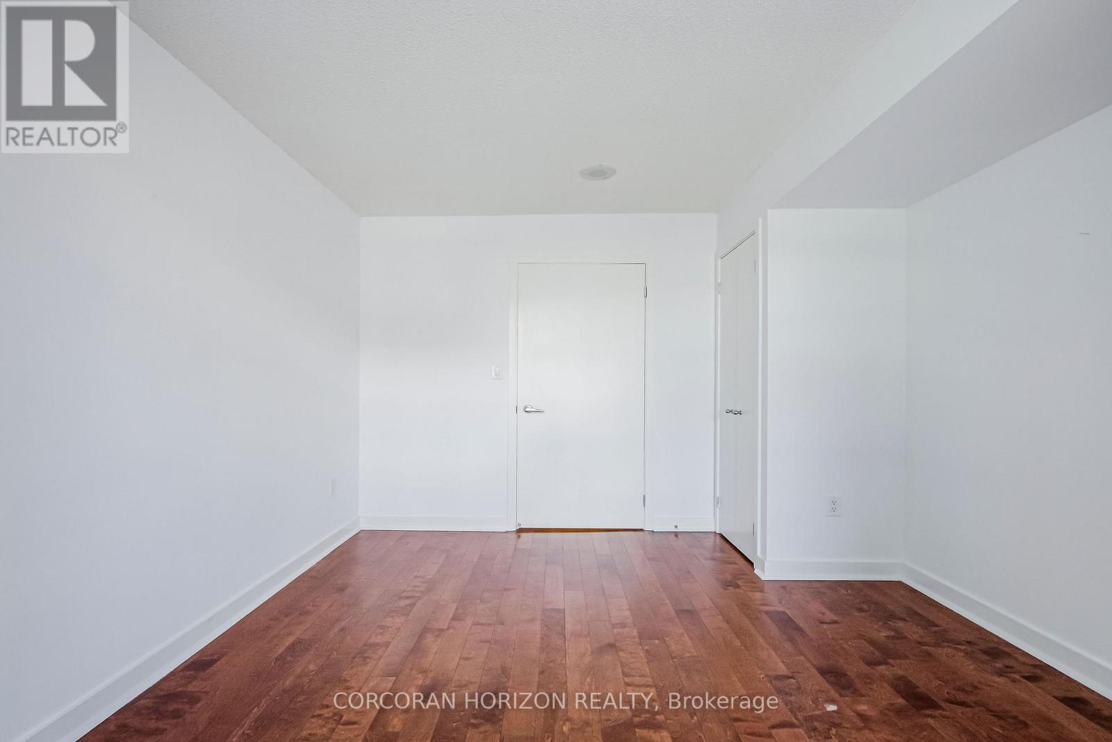 609 - 10 Navy Wharf Court, Toronto, ON - Indoor Photo Showing Other Room