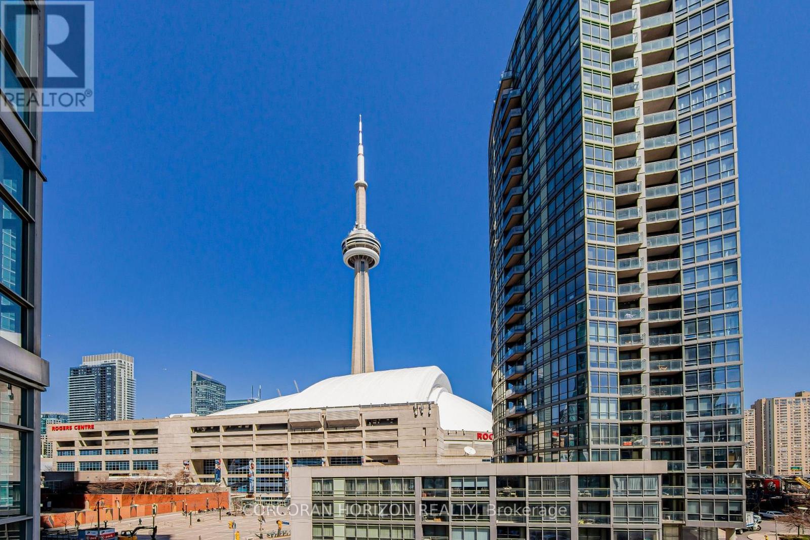 609 - 10 Navy Wharf Court, Toronto, ON - Outdoor With Facade