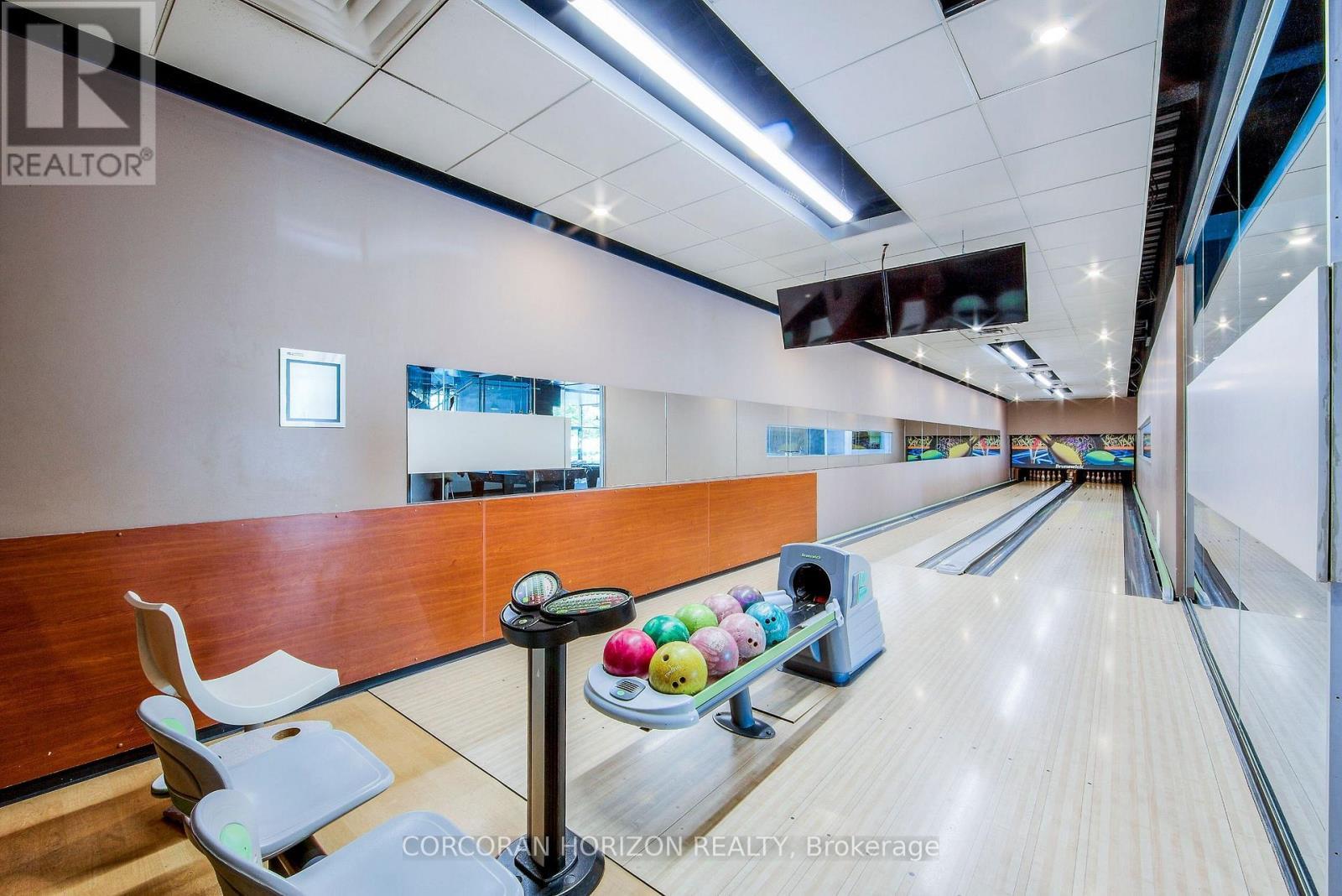 609 - 10 Navy Wharf Court, Toronto, ON - Indoor