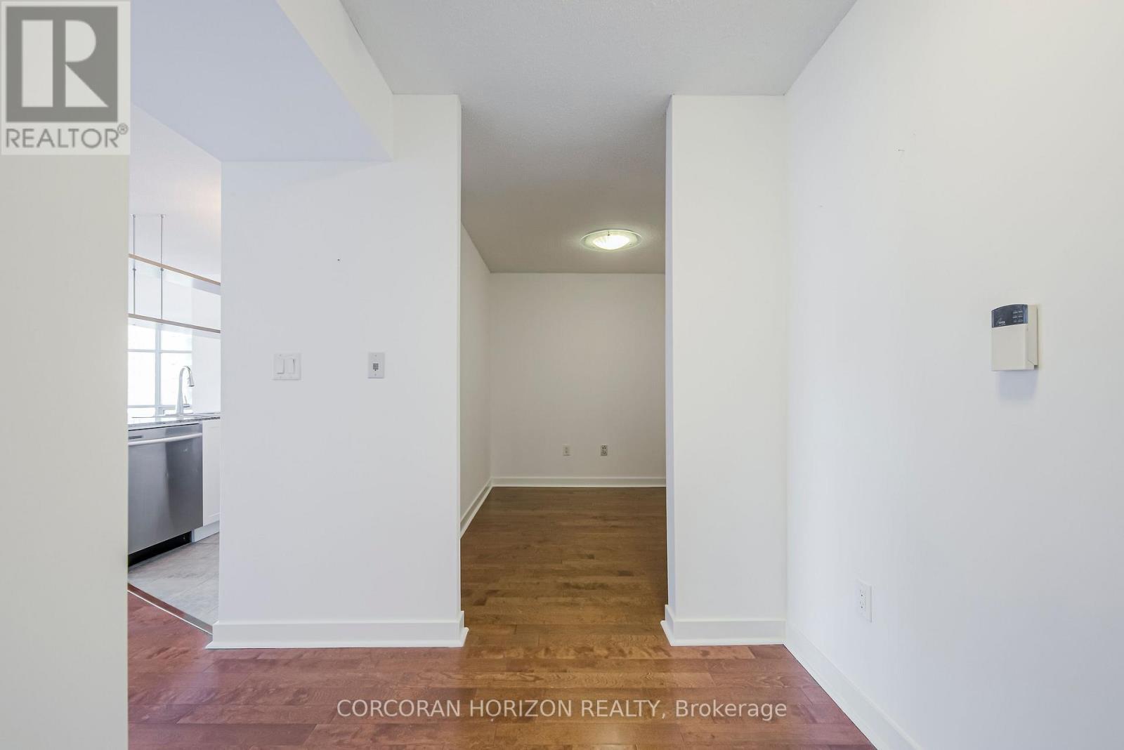 609 - 10 Navy Wharf Court, Toronto, ON - Indoor Photo Showing Other Room