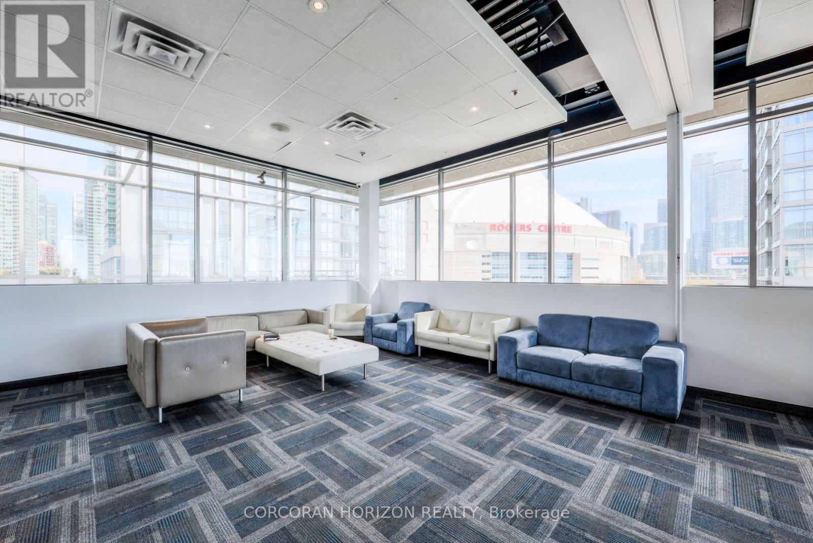 609 - 10 Navy Wharf Court, Toronto, ON - Indoor Photo Showing Other Room