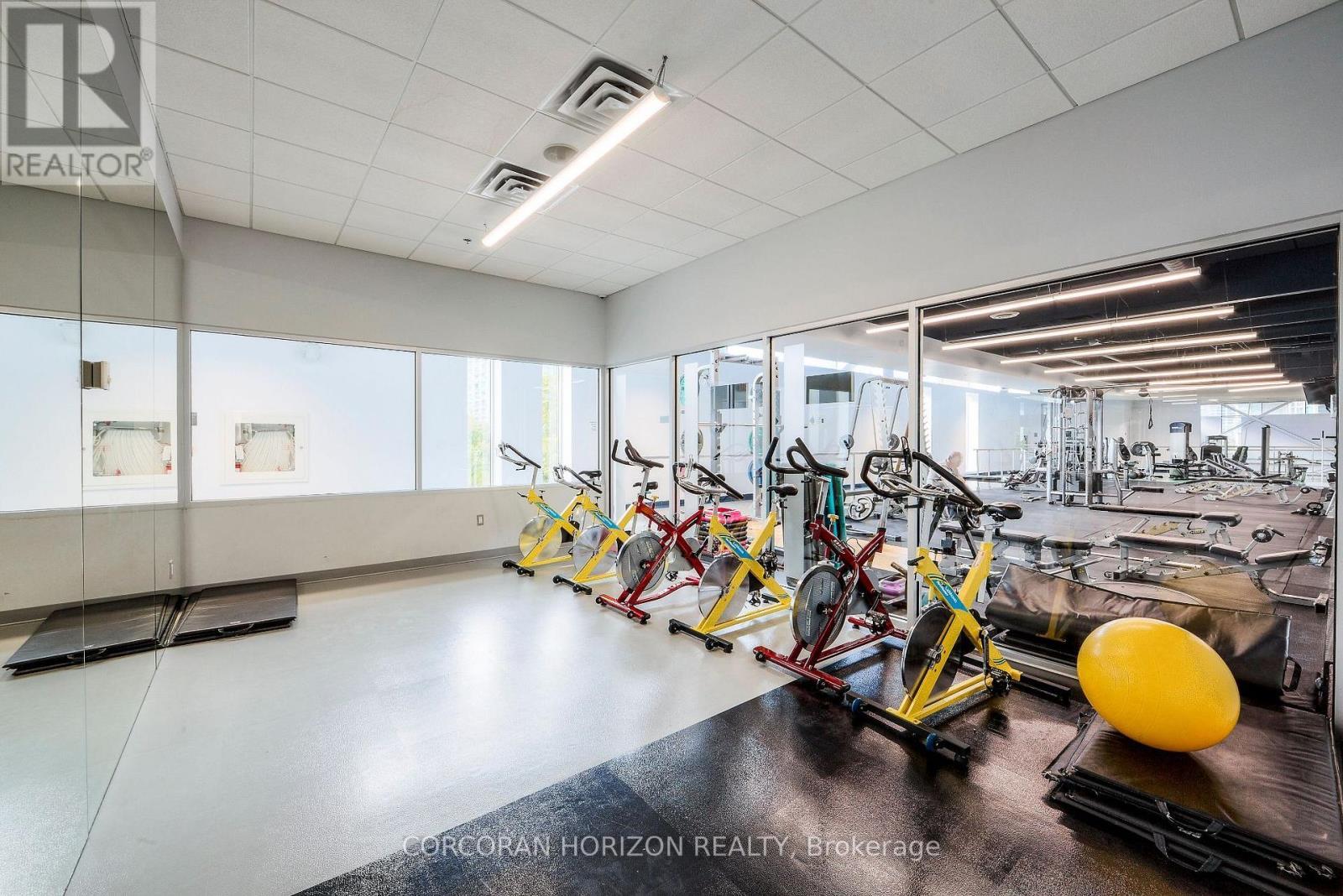 609 - 10 Navy Wharf Court, Toronto, ON - Indoor Photo Showing Gym Room