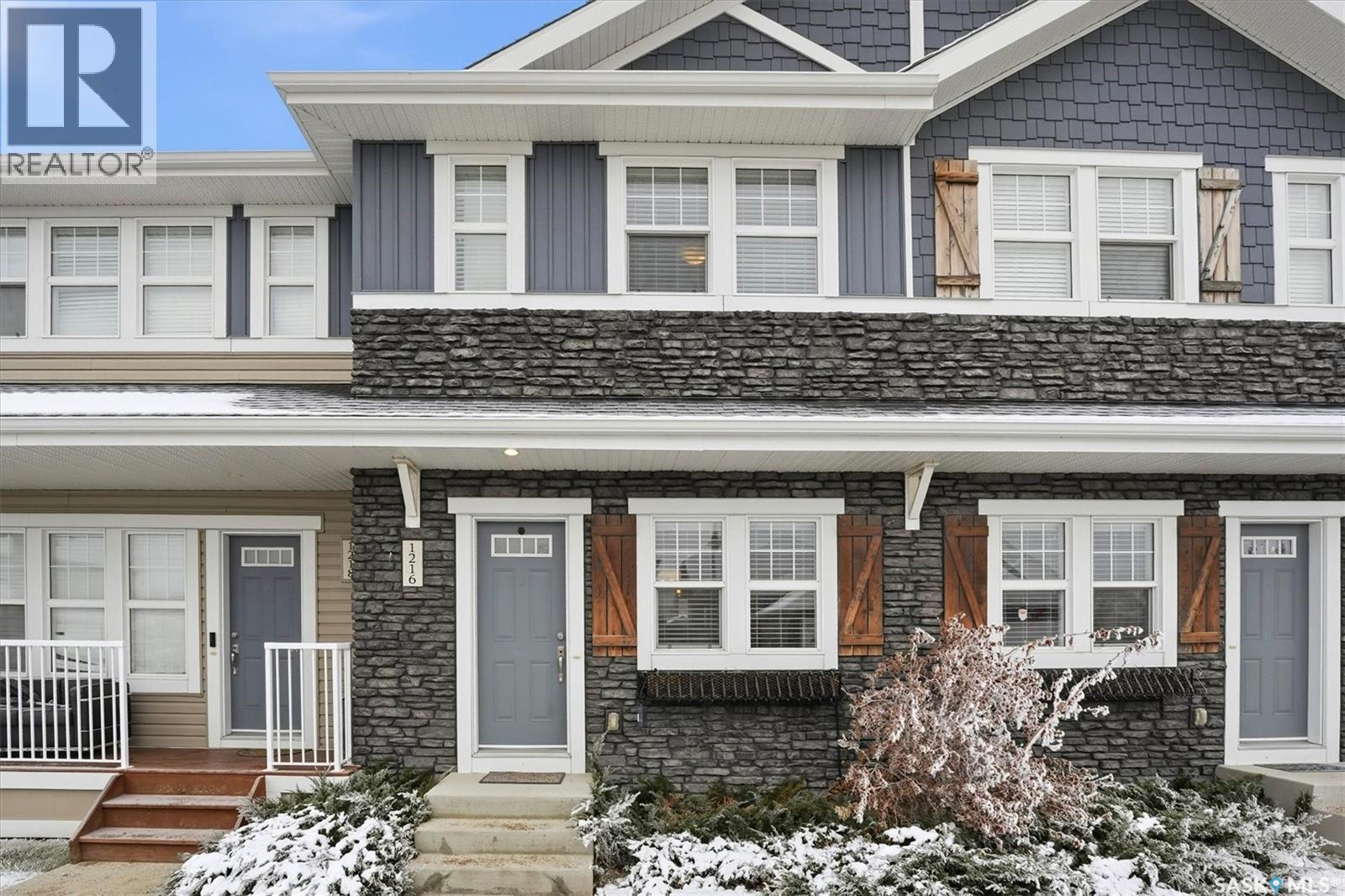 1216 Pringle Way, Saskatoon, SK - Outdoor With Facade