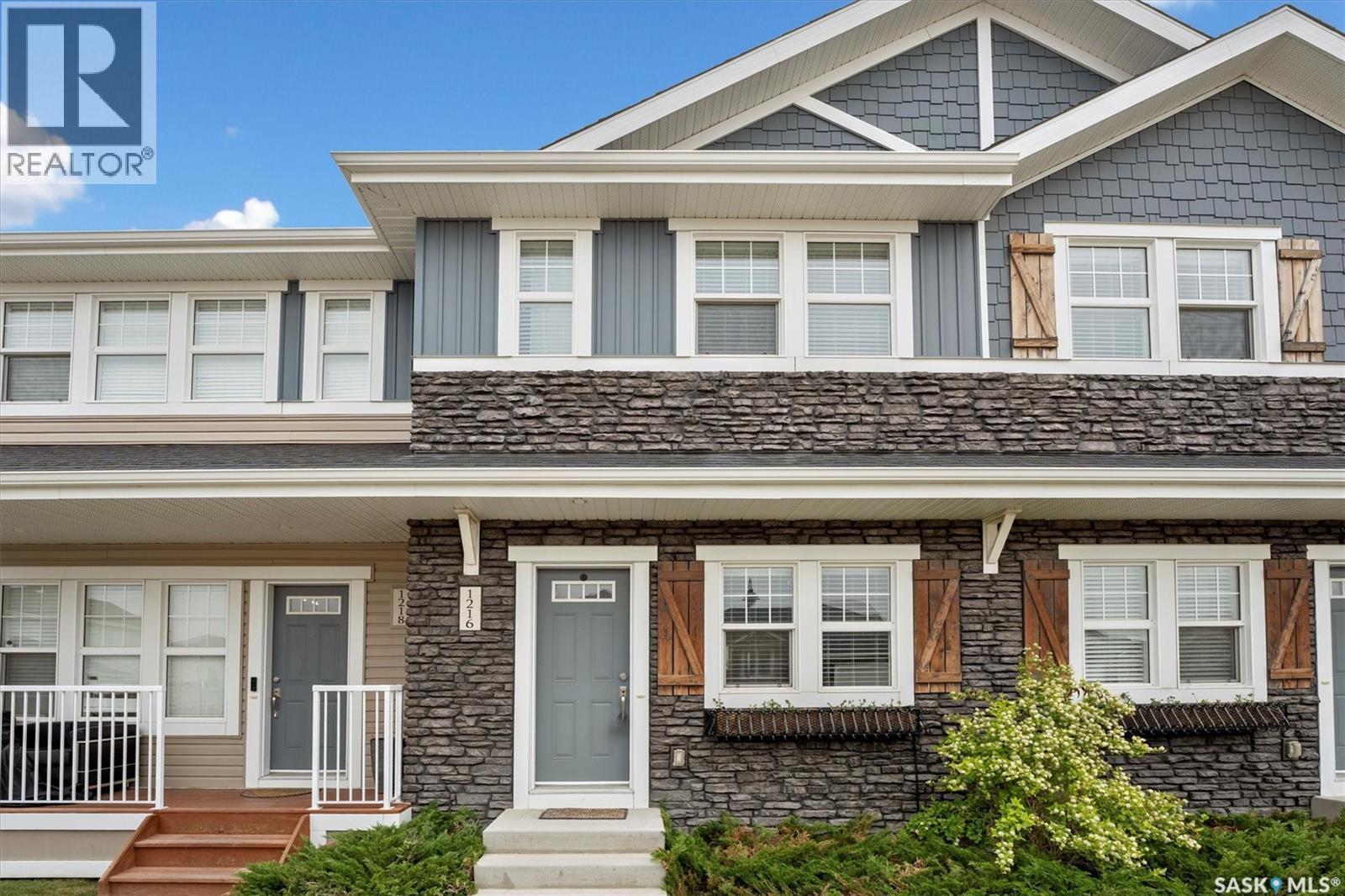 1216 Pringle Way, Saskatoon, SK - Outdoor With Facade