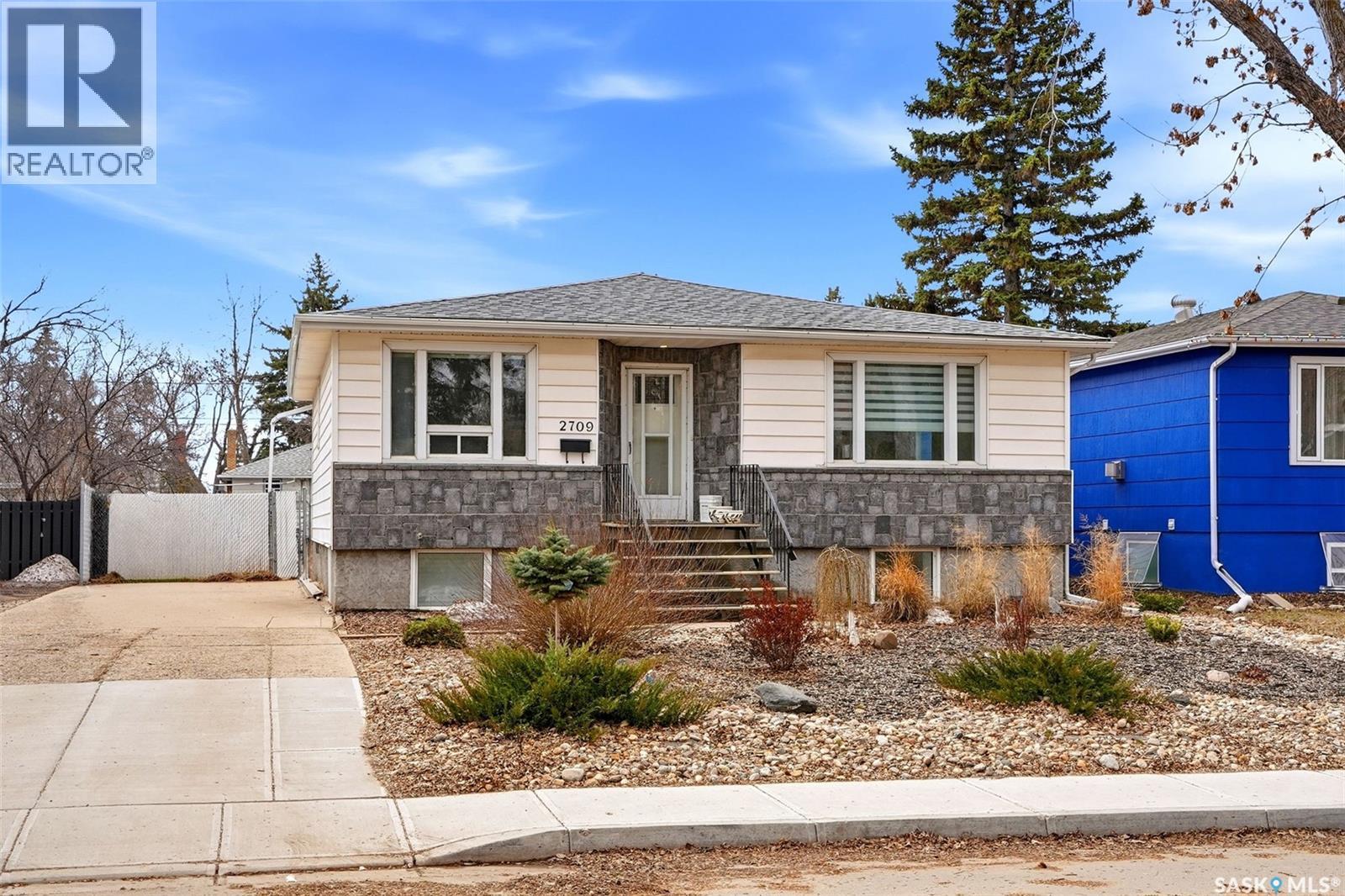 2709 24Th Avenue, Regina, SK - Outdoor