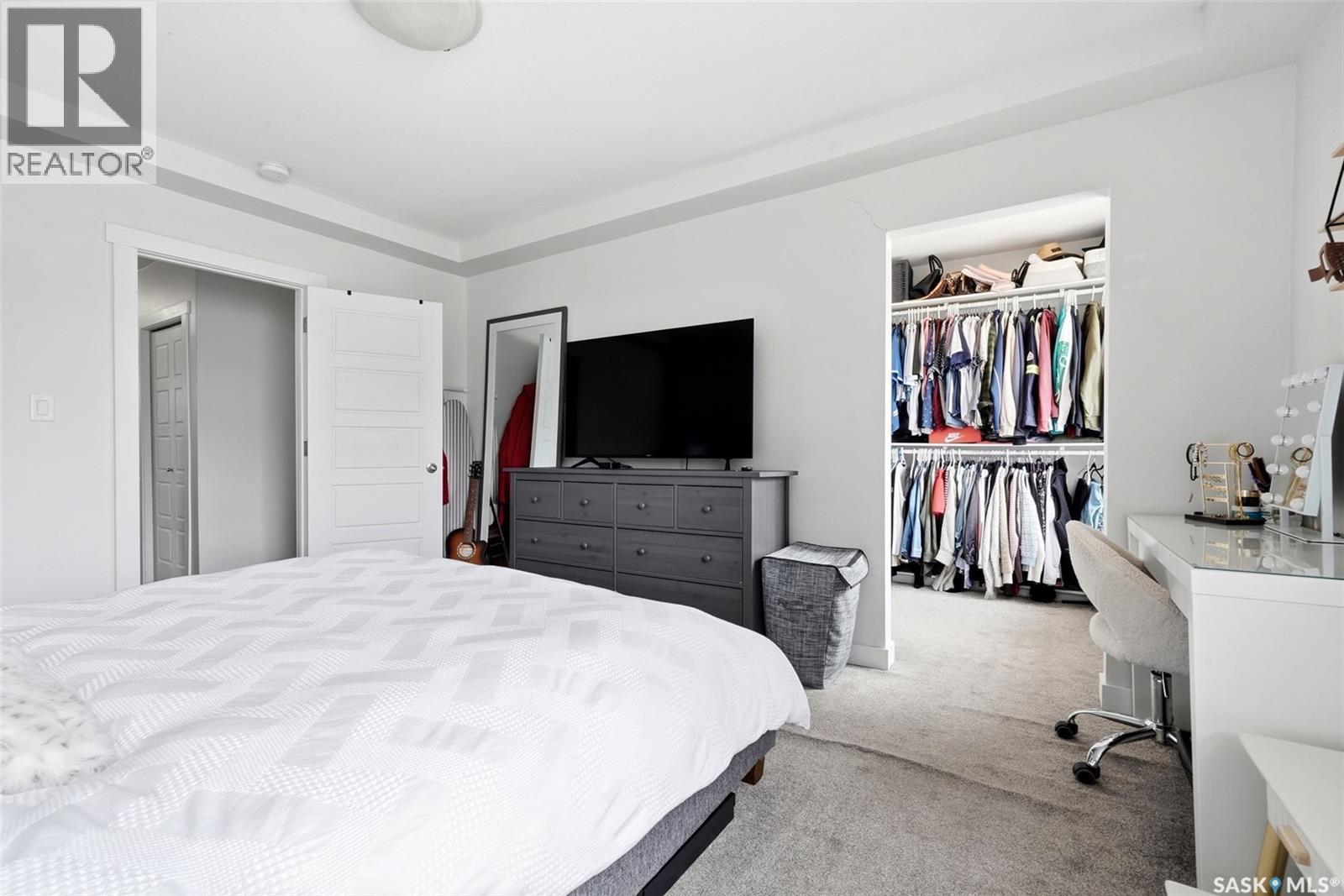2709 24Th Avenue, Regina, SK - Indoor Photo Showing Bedroom