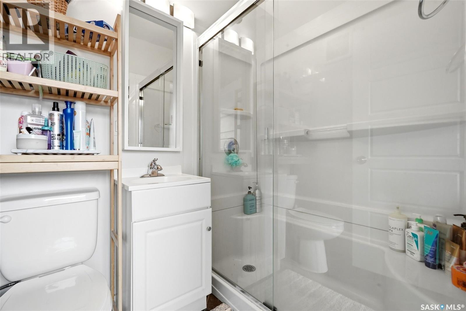 2709 24Th Avenue, Regina, SK - Indoor Photo Showing Bathroom