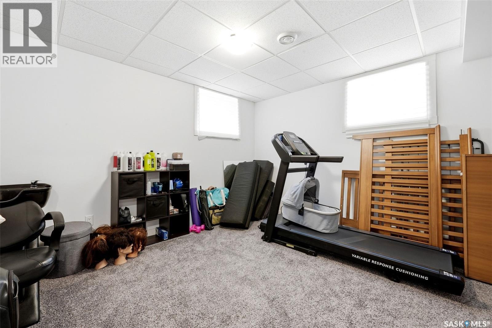 2709 24Th Avenue, Regina, SK - Indoor