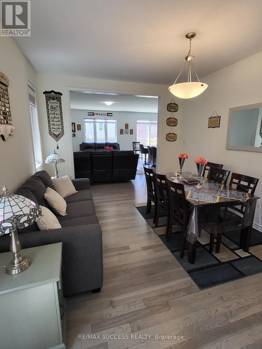 725 Kennedy Circle W, Milton, ON - Indoor