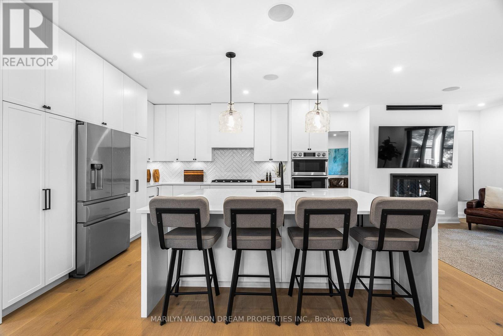 123 Mason Terrace, Ottawa, ON - Indoor Photo Showing Kitchen With Upgraded Kitchen