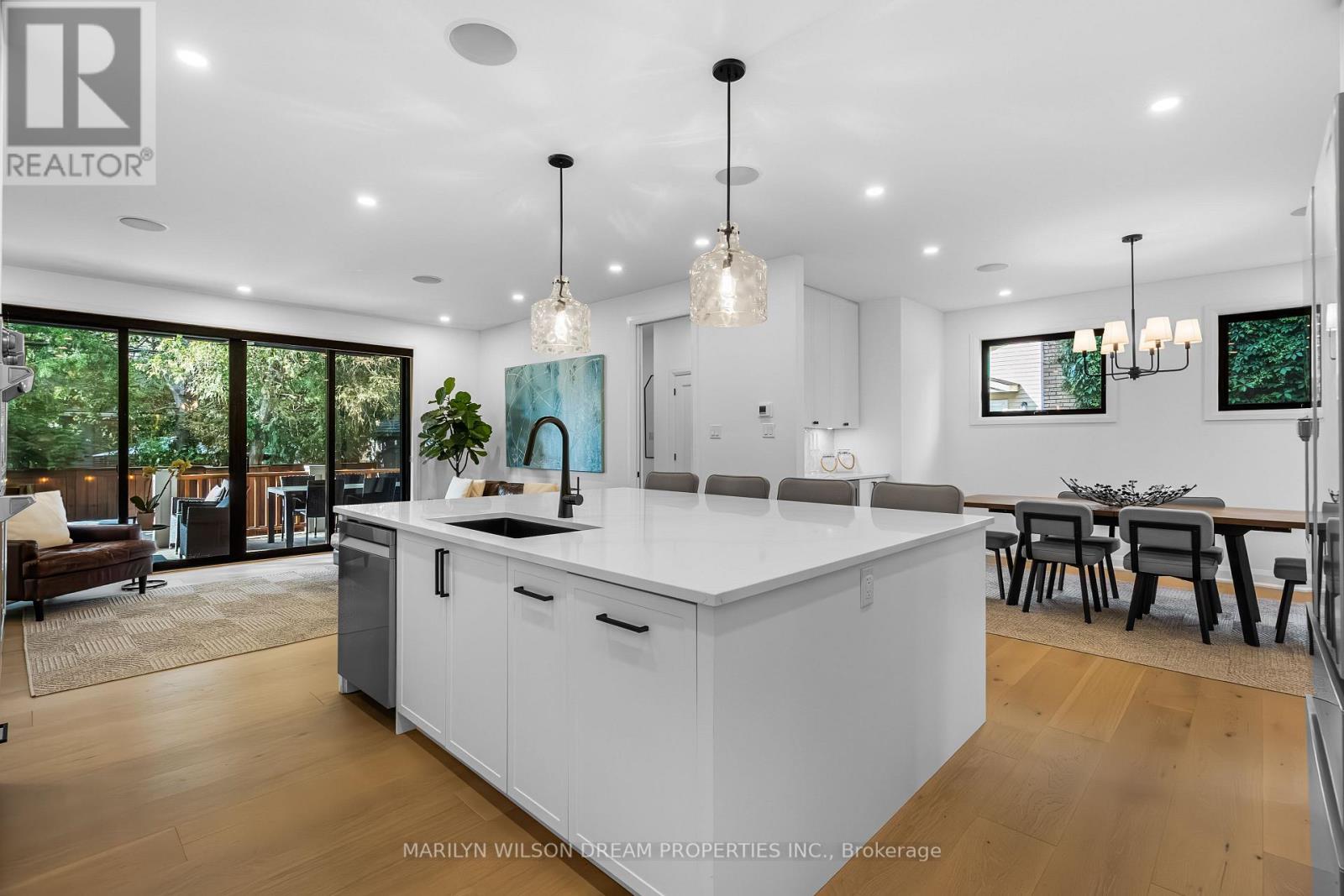 123 Mason Terrace, Ottawa, ON - Indoor Photo Showing Kitchen With Upgraded Kitchen