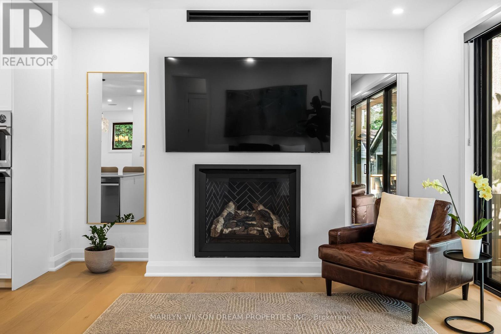 123 Mason Terrace, Ottawa, ON - Indoor Photo Showing Living Room With Fireplace