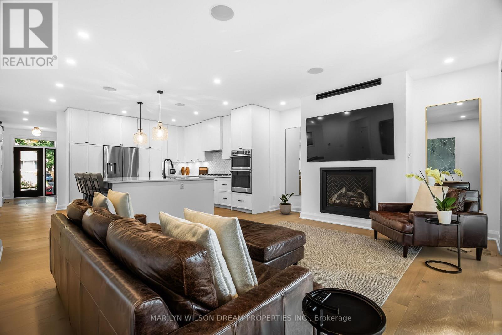 123 Mason Terrace, Ottawa, ON - Indoor Photo Showing Living Room With Fireplace