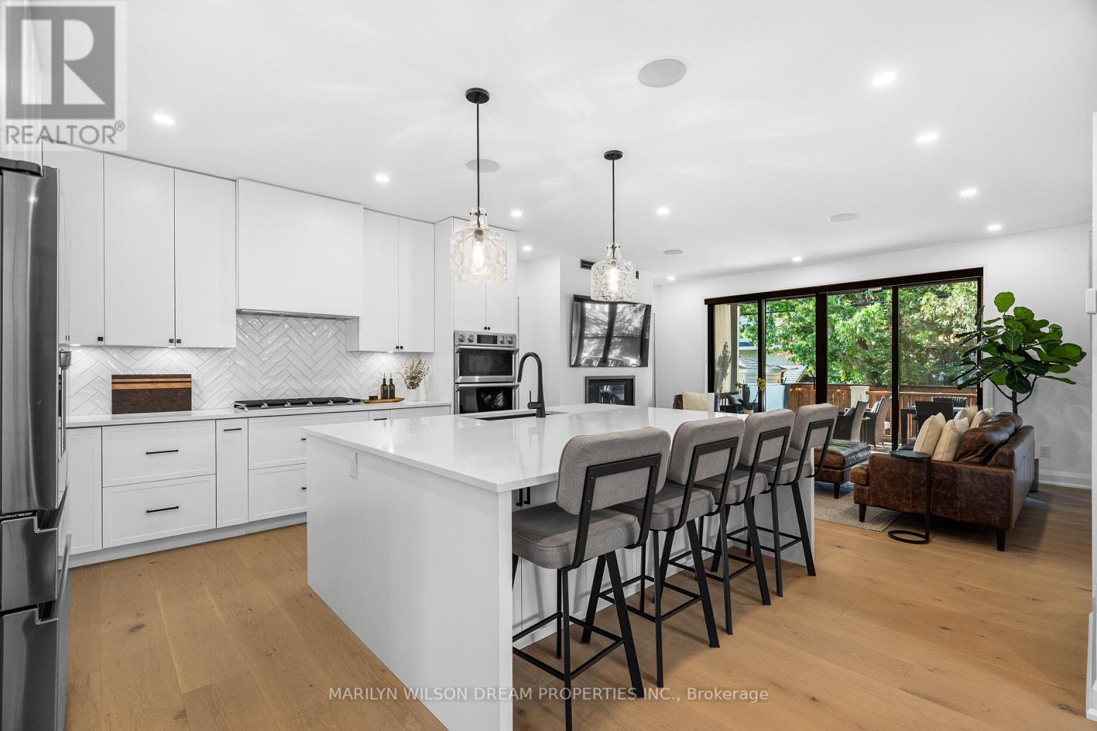 123 Mason Terrace, Ottawa, ON - Indoor Photo Showing Kitchen With Upgraded Kitchen