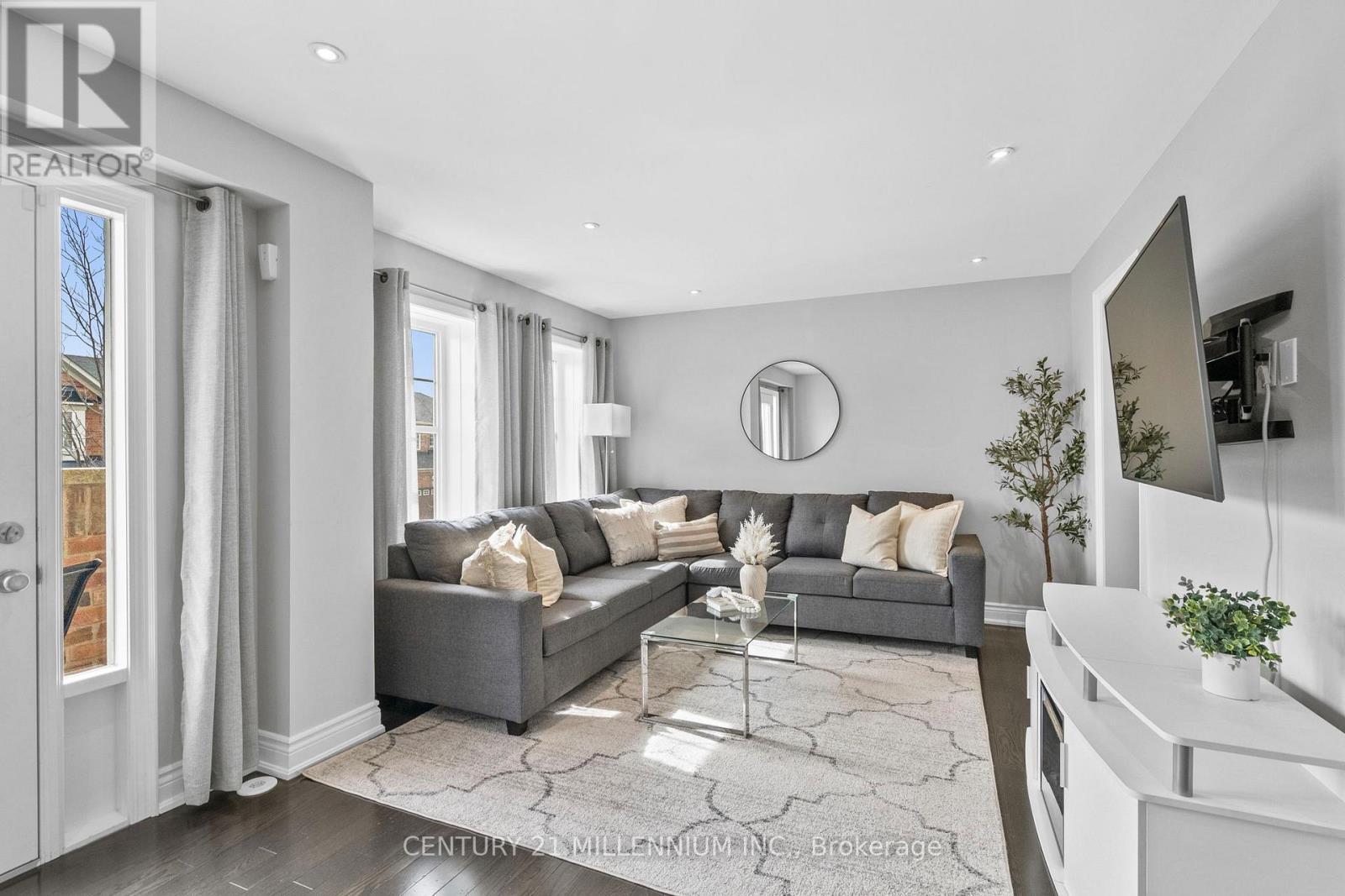 655 Cargill Path, Milton, ON - Indoor Photo Showing Living Room