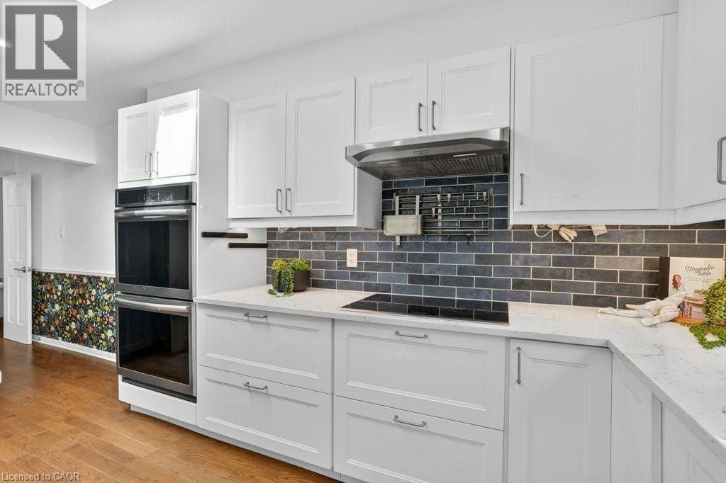 Kitchen - 54 Deerwood Crescent, Kitchener, ON - Indoor Photo Showing Kitchen With Upgraded Kitchen