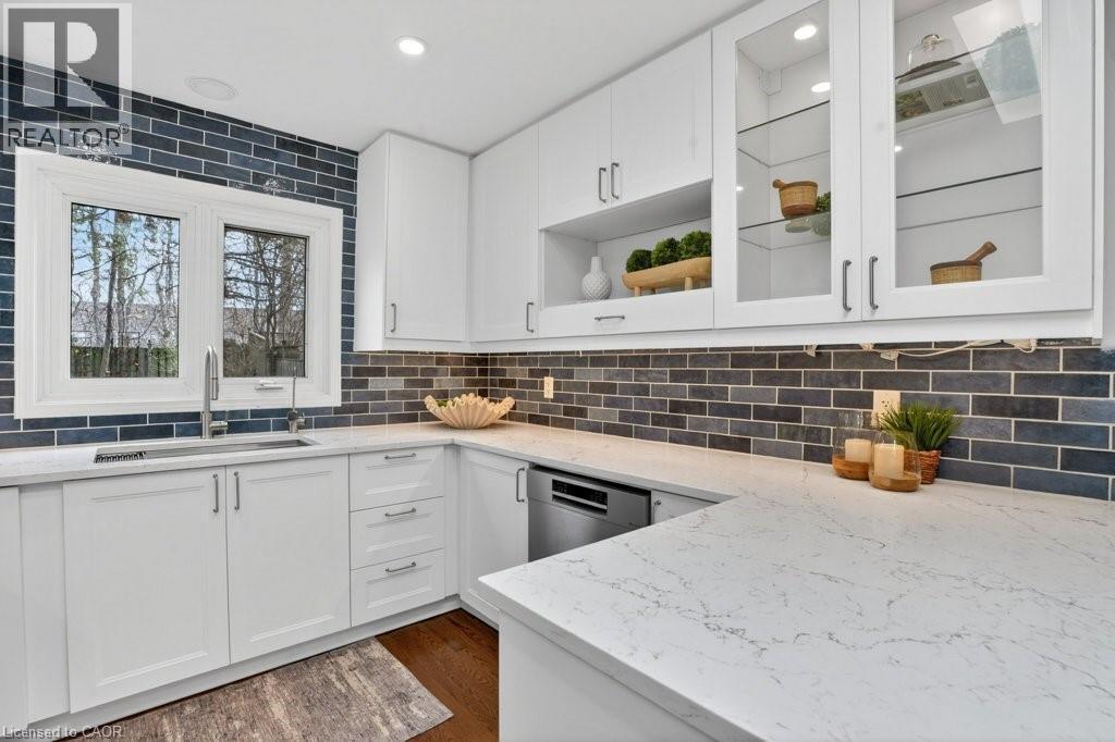 Kitchen - 54 Deerwood Crescent, Kitchener, ON - Indoor Photo Showing Kitchen