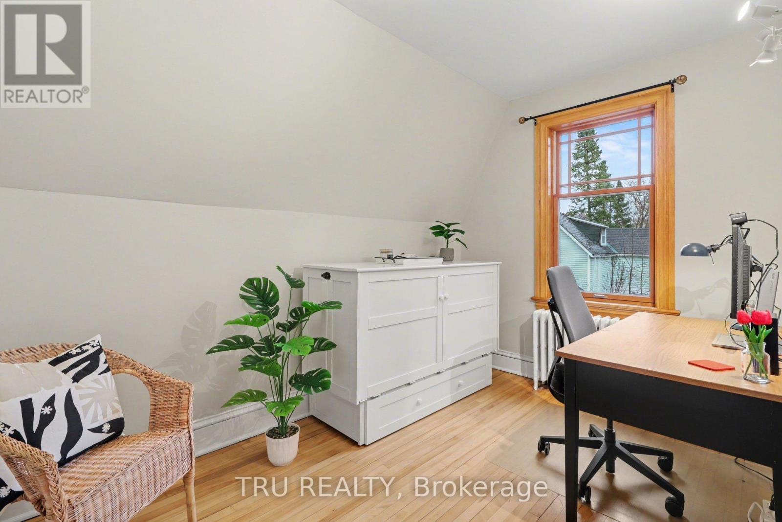 Bright 2nd bedroom - 49 Newton Street, Ottawa, ON - Indoor Photo Showing Office