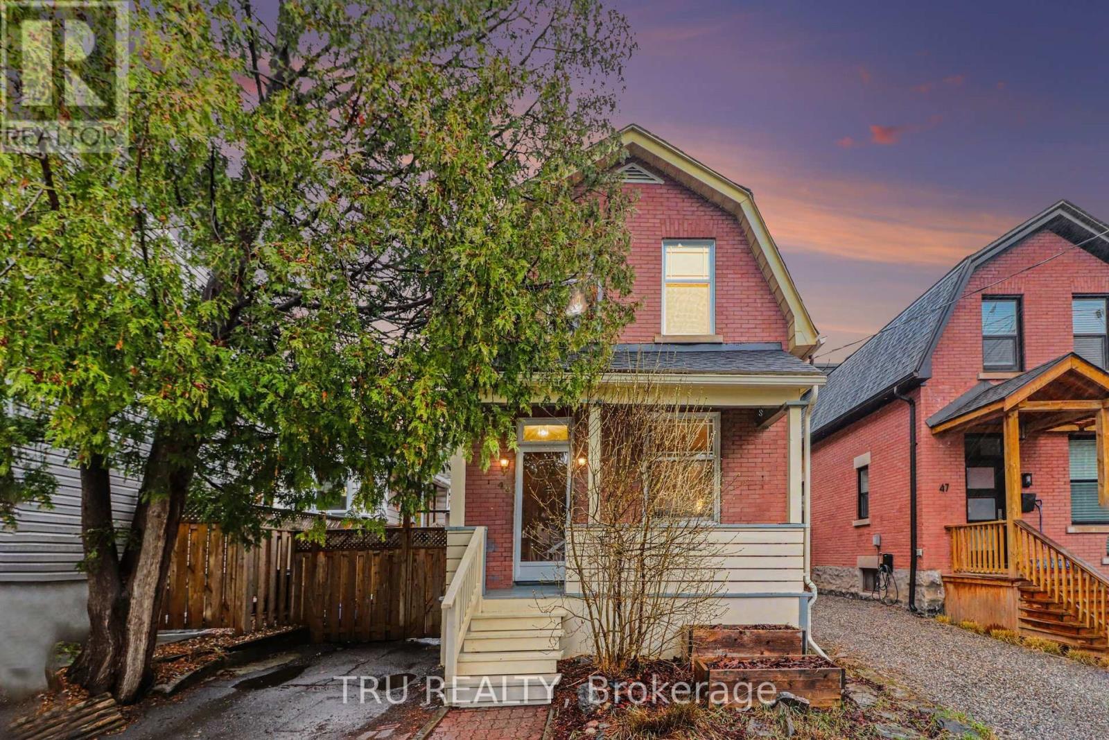 49 Newton Street at dusk - 49 Newton Street, Ottawa, ON - Outdoor