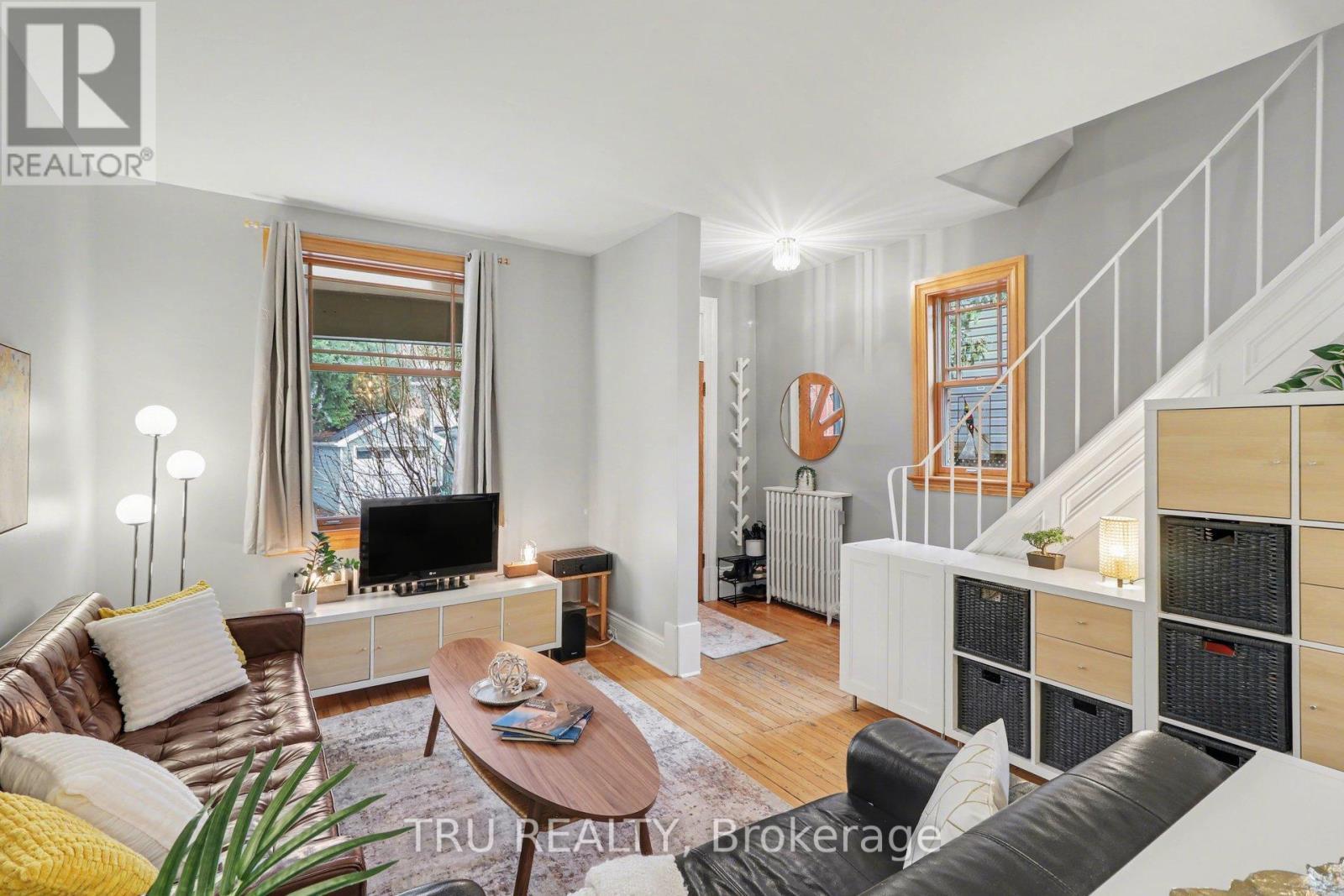 Bright spacious open concept living room - 49 Newton Street, Ottawa, ON - Indoor Photo Showing Living Room