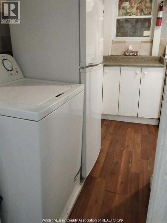 354 Bruce, Windsor, ON - Indoor Photo Showing Laundry Room