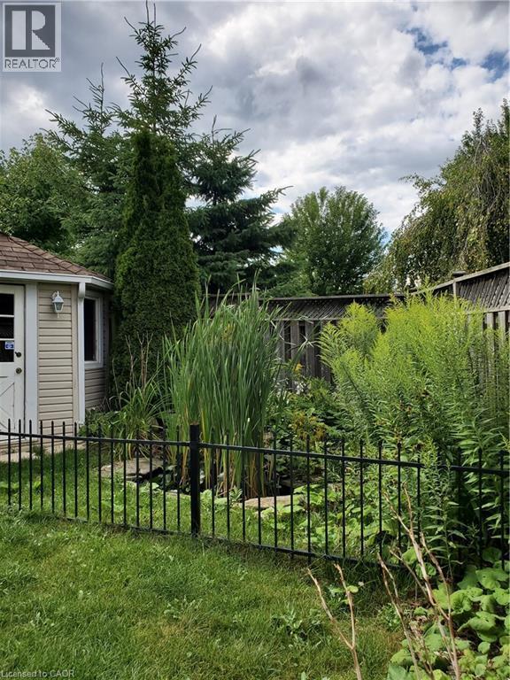 Fenced backyard - 725 Paris Boulevard, Waterloo, ON - Outdoor