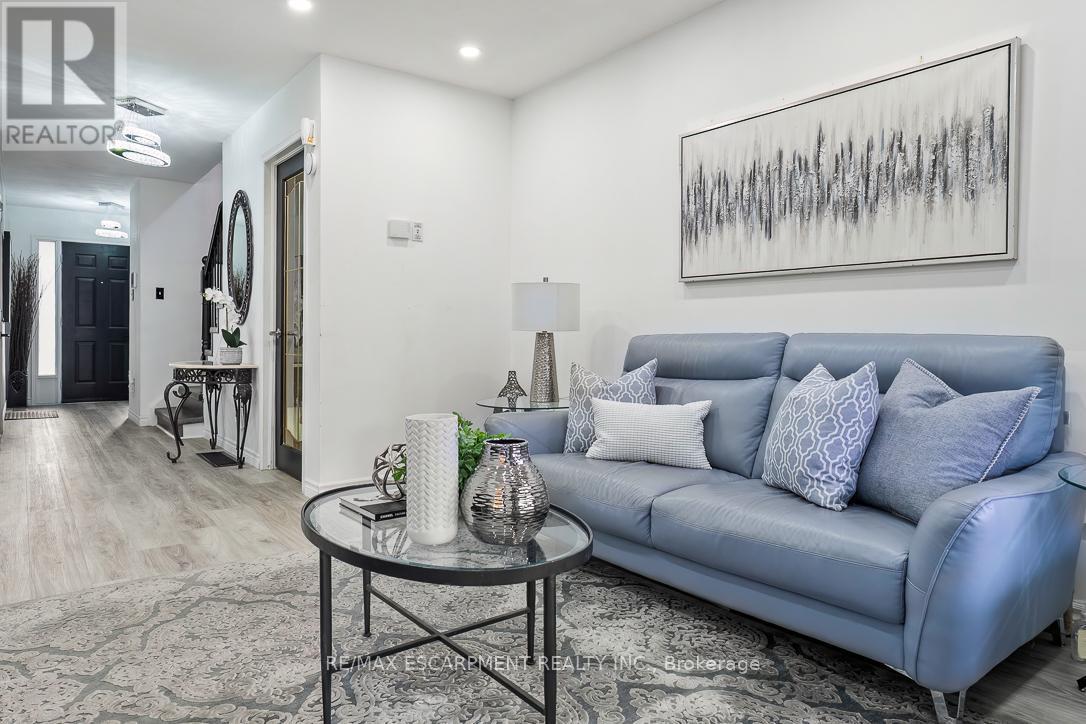 45 Hawkins Drive, Cambridge, ON - Indoor Photo Showing Other Room
