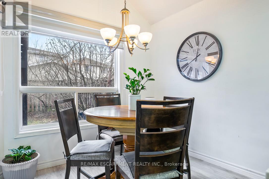 45 Hawkins Drive, Cambridge, ON - Indoor Photo Showing Dining Room