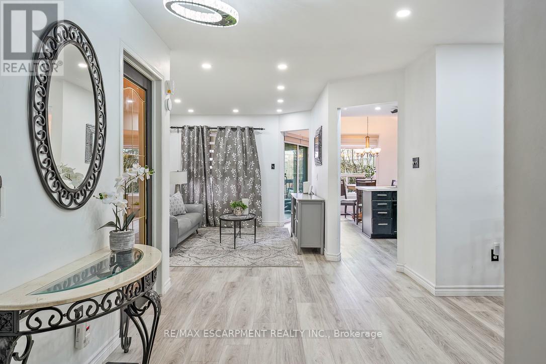 45 Hawkins Drive, Cambridge, ON - Indoor Photo Showing Other Room