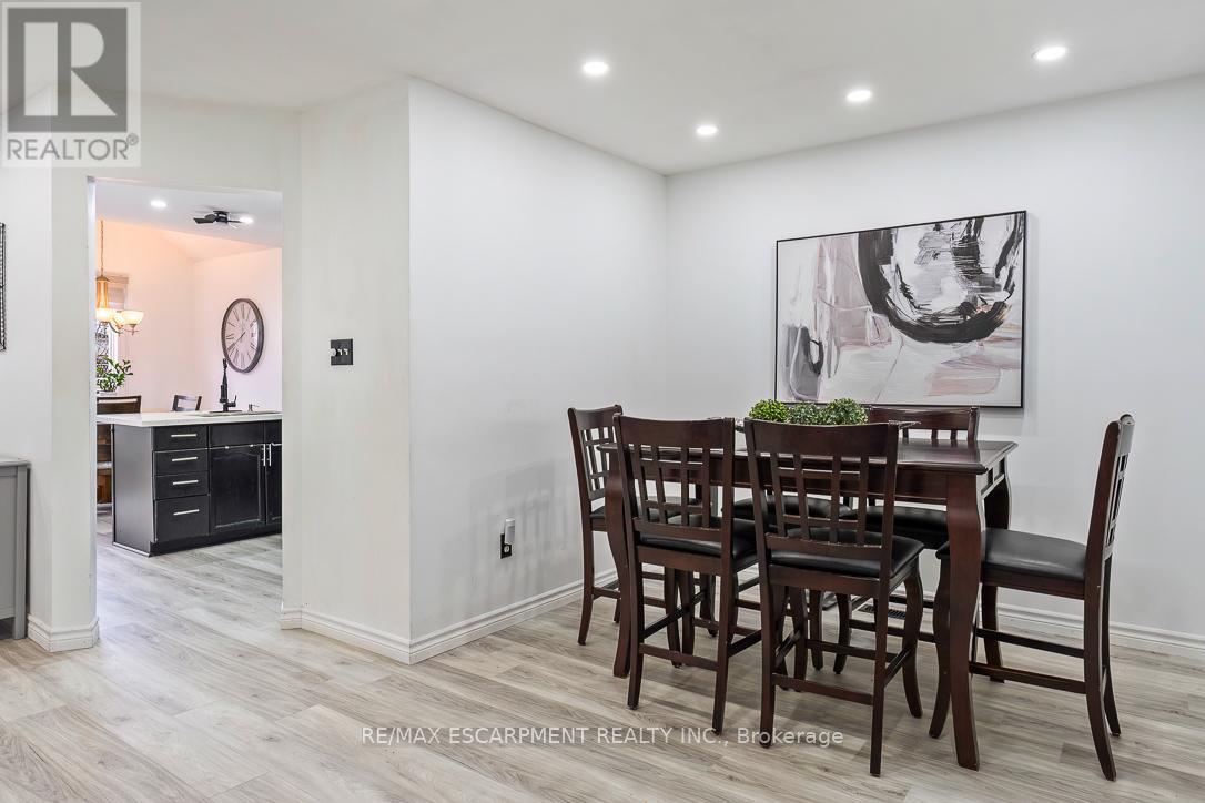 45 Hawkins Drive, Cambridge, ON - Indoor Photo Showing Dining Room