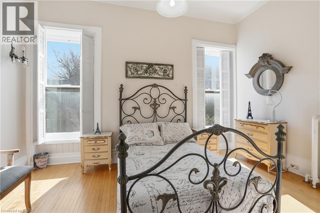 26 Ravenscliffe Avenue, Hamilton, ON - Indoor Photo Showing Other Room