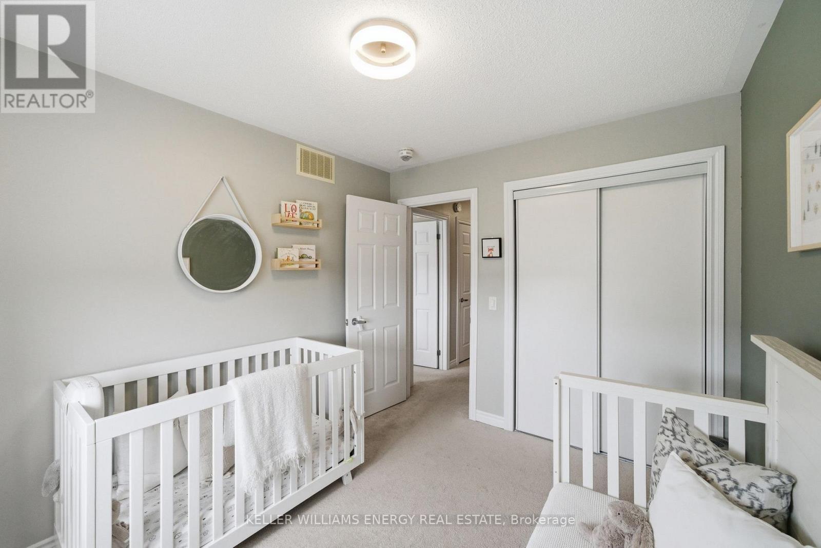 98 Tabaret Crescent, Oshawa (Windfields), ON - Indoor Photo Showing Bedroom