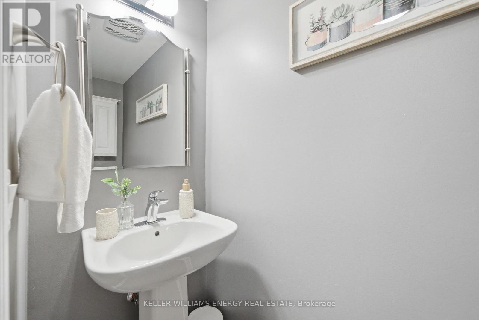 98 Tabaret Crescent, Oshawa (Windfields), ON - Indoor Photo Showing Bathroom