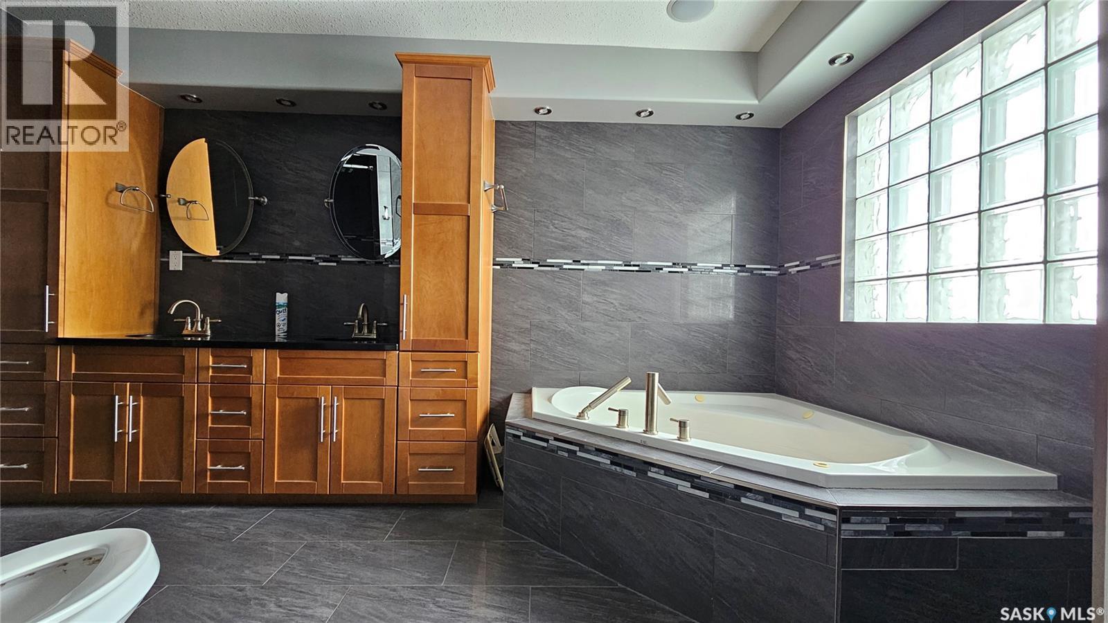 53 Summerfeldt Drive, Thode, SK - Indoor Photo Showing Bathroom