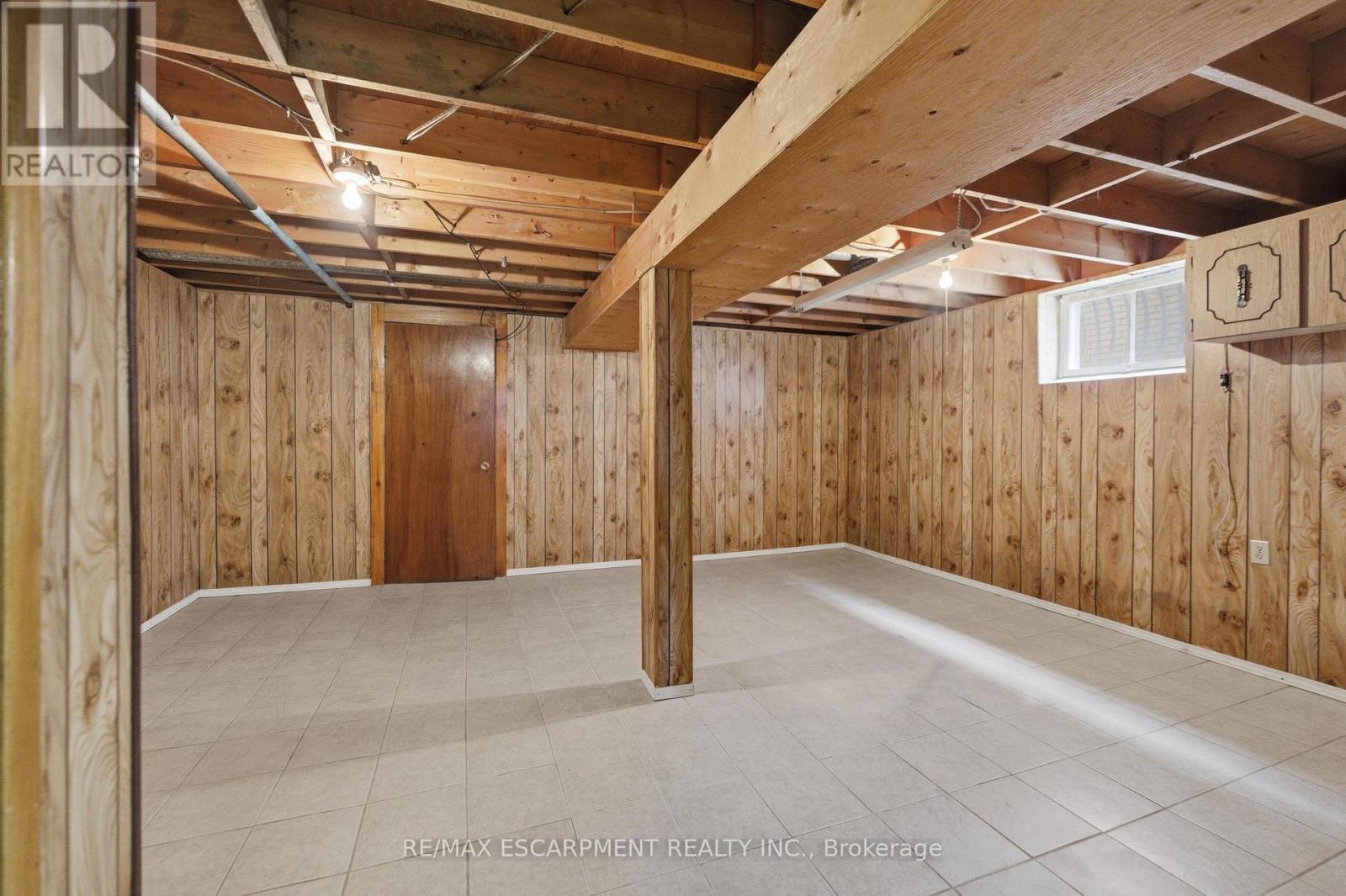 26 Adorn Court, Hamilton, ON - Indoor Photo Showing Basement