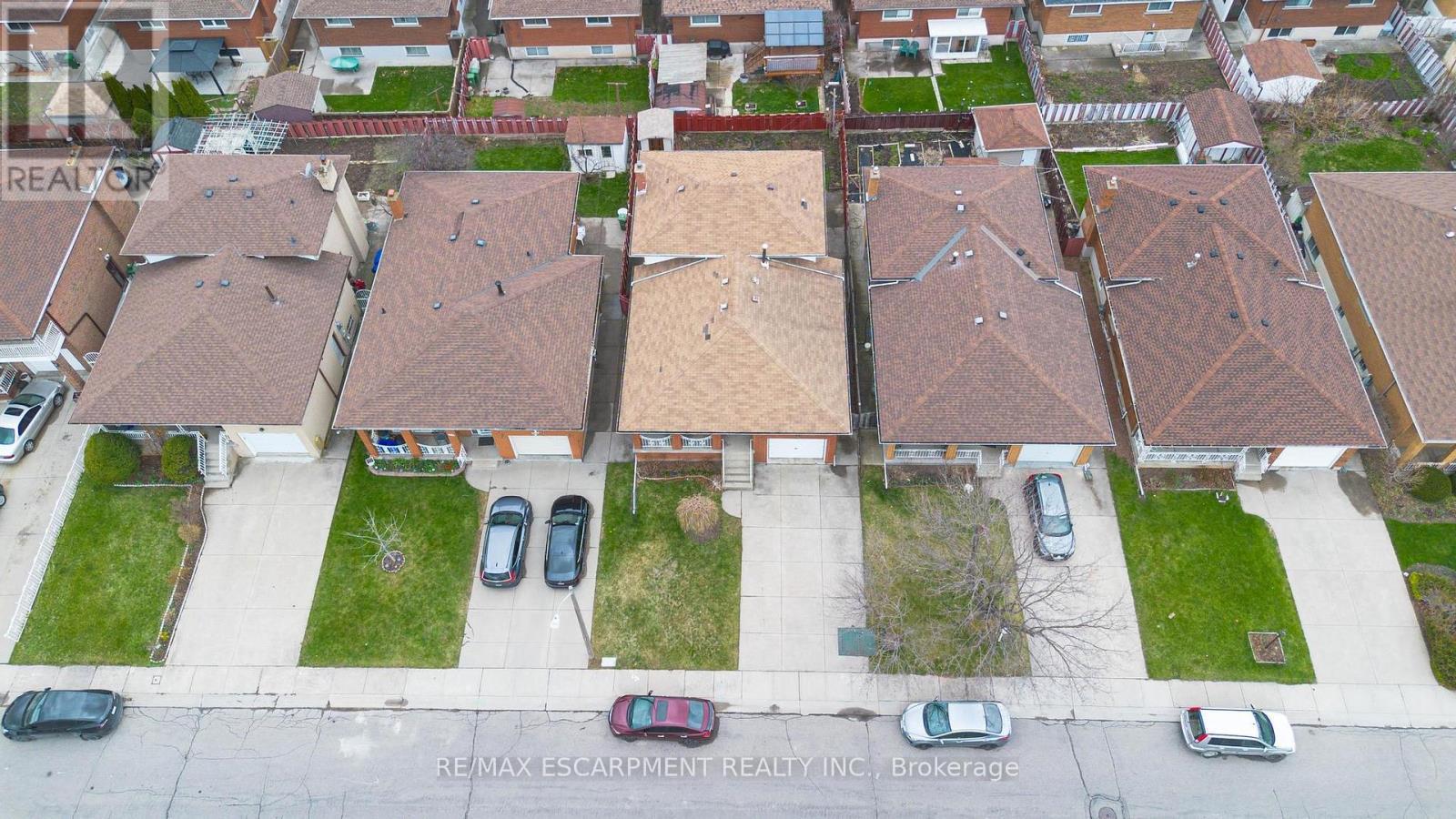 26 Adorn Court, Hamilton, ON - Outdoor