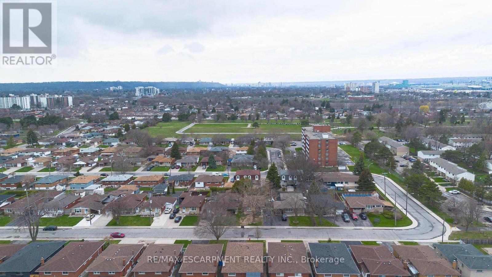 26 Adorn Court, Hamilton, ON - Outdoor With View