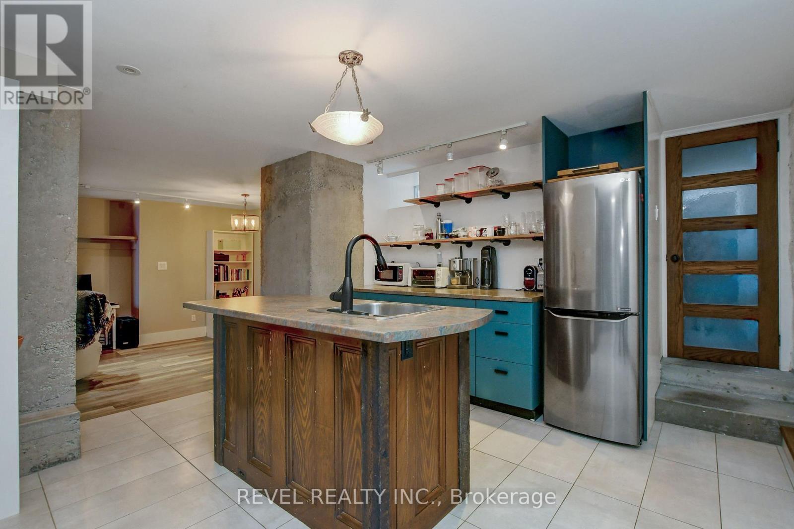 Lower Level Kitchenette - 90 Powell Avenue, Ottawa, ON - Indoor Photo Showing Kitchen