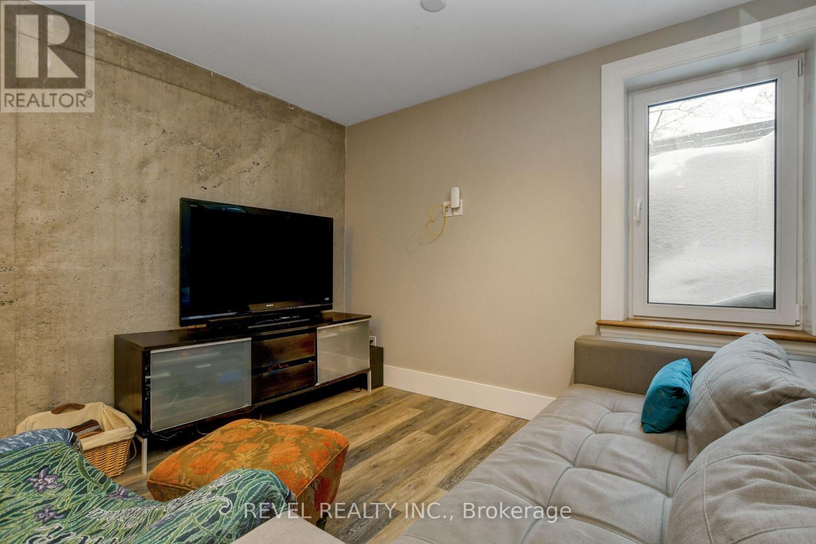Lower Level Rec Room - 90 Powell Avenue, Ottawa, ON - Indoor