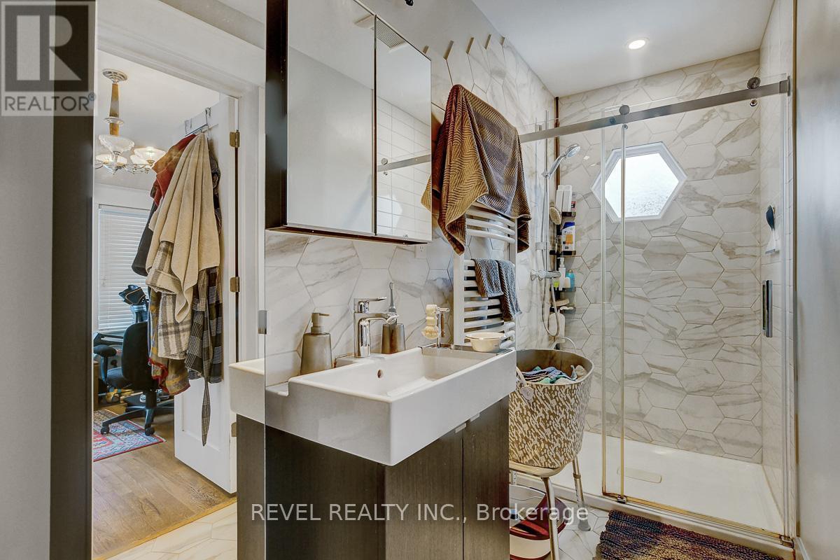 Unit #2 3Pc Ensuite - 90 Powell Avenue, Ottawa, ON - Indoor Photo Showing Bathroom