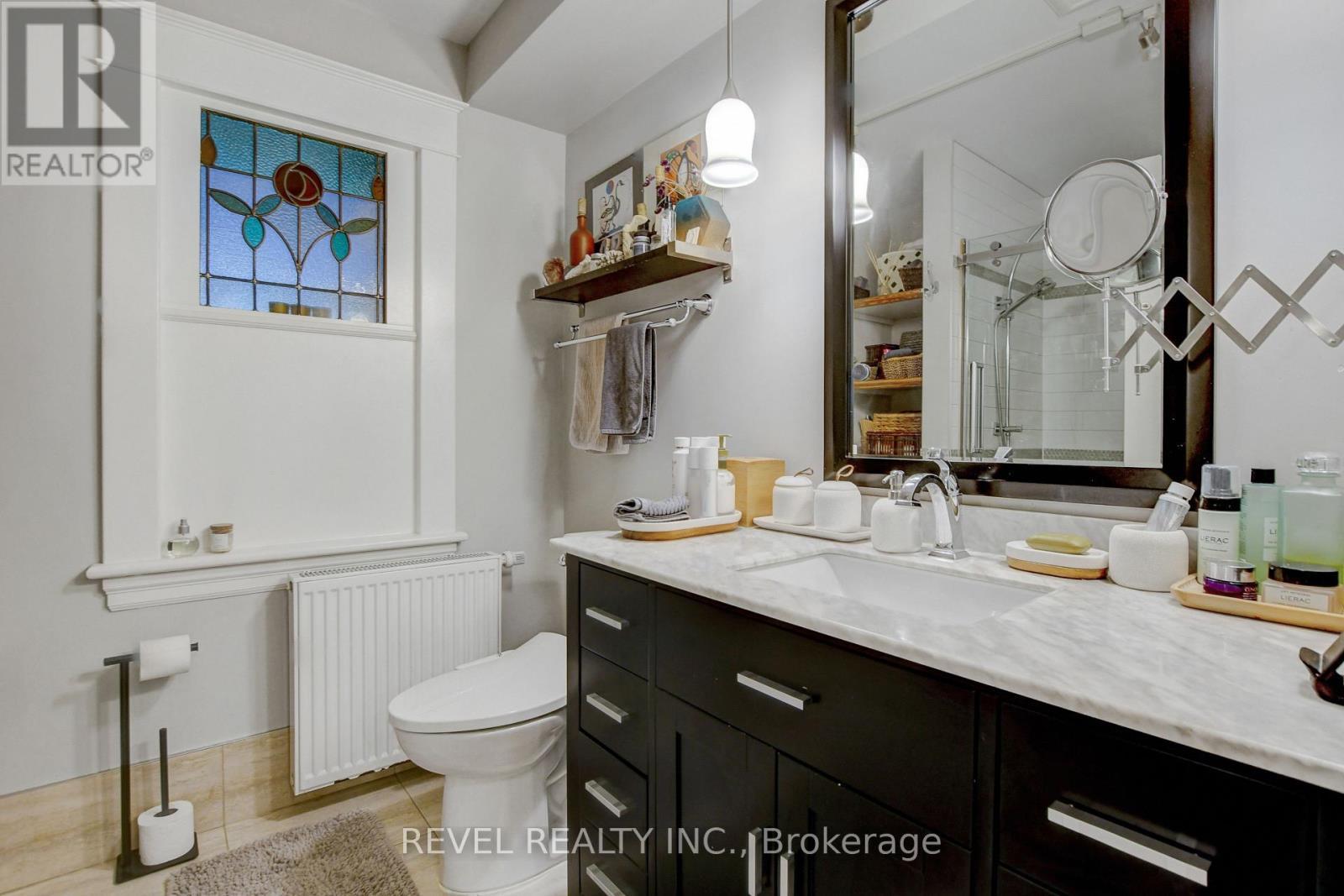 Unit #2 4Pc Main Bathroom - 90 Powell Avenue, Ottawa, ON - Indoor Photo Showing Bathroom
