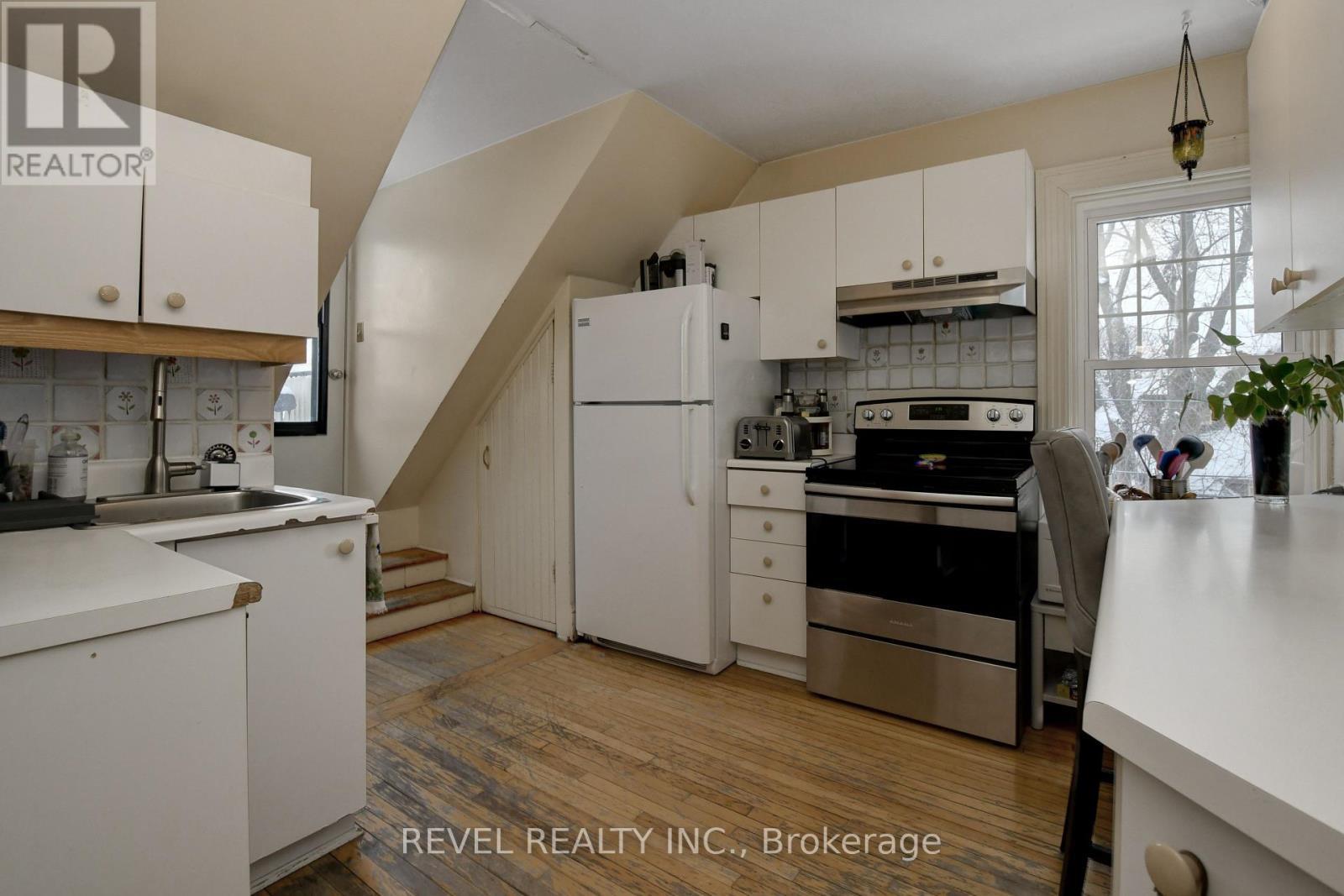 Unit #3 Kitchen - 90 Powell Avenue, Ottawa, ON - Indoor Photo Showing Kitchen