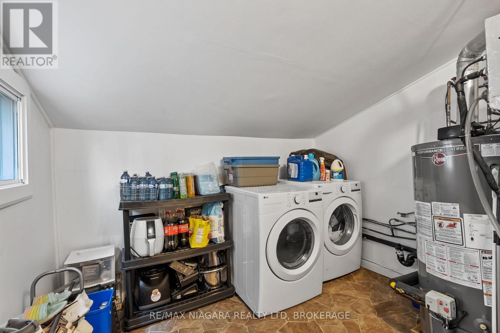 50 Merigold Street, St. Catharines (Western Hill), ON - Indoor Photo Showing Laundry Room