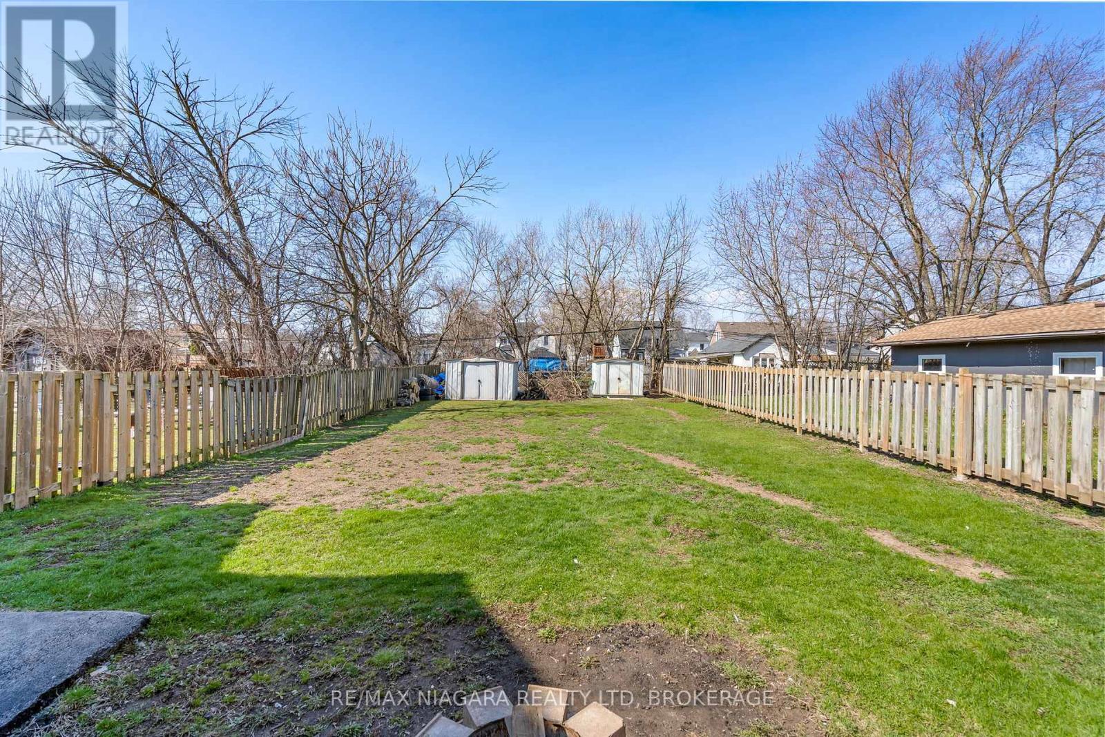 50 Merigold Street, St. Catharines (Western Hill), ON - Outdoor With Backyard