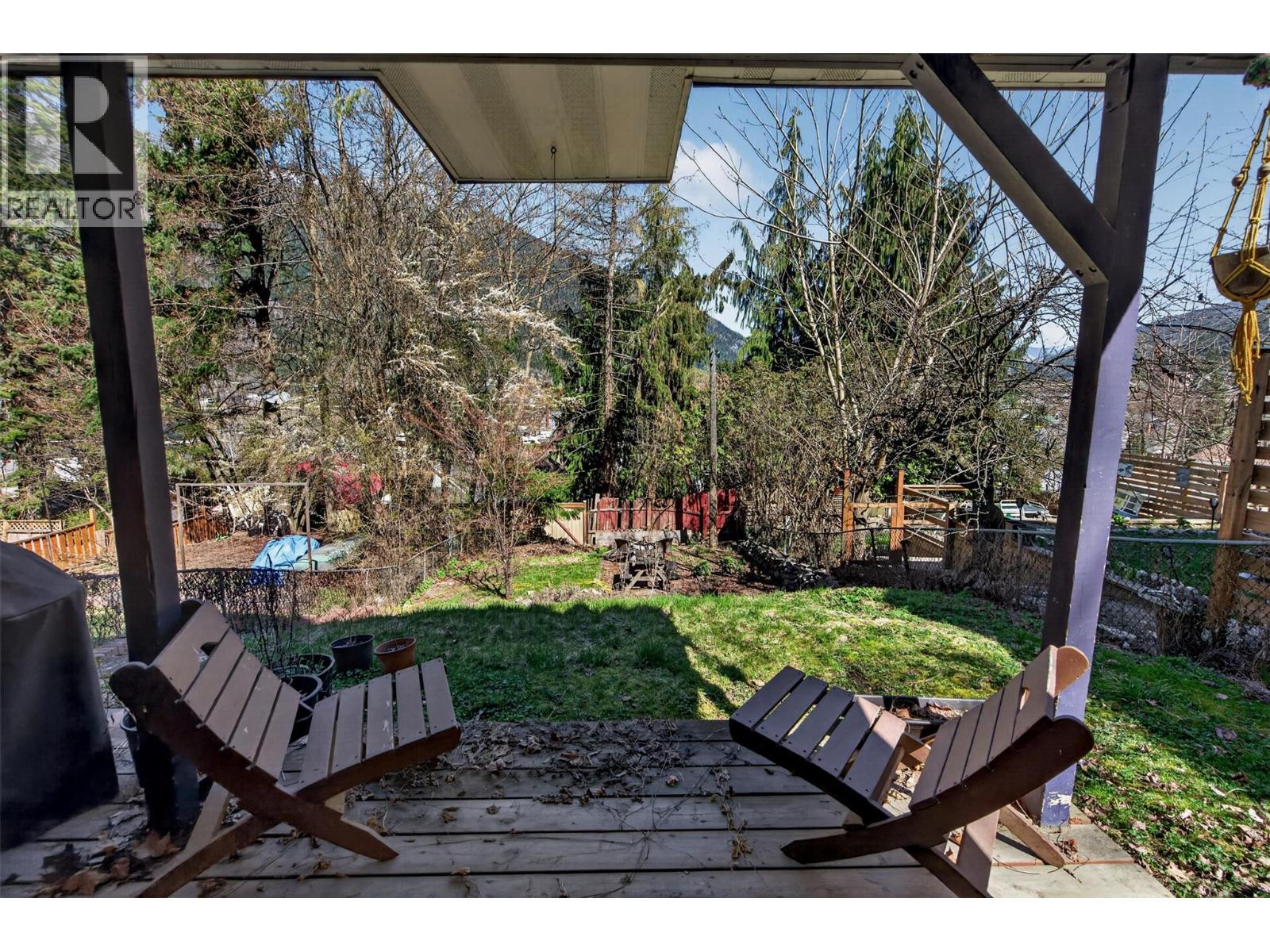 117 High Street, Nelson, BC - Outdoor With Deck Patio Veranda