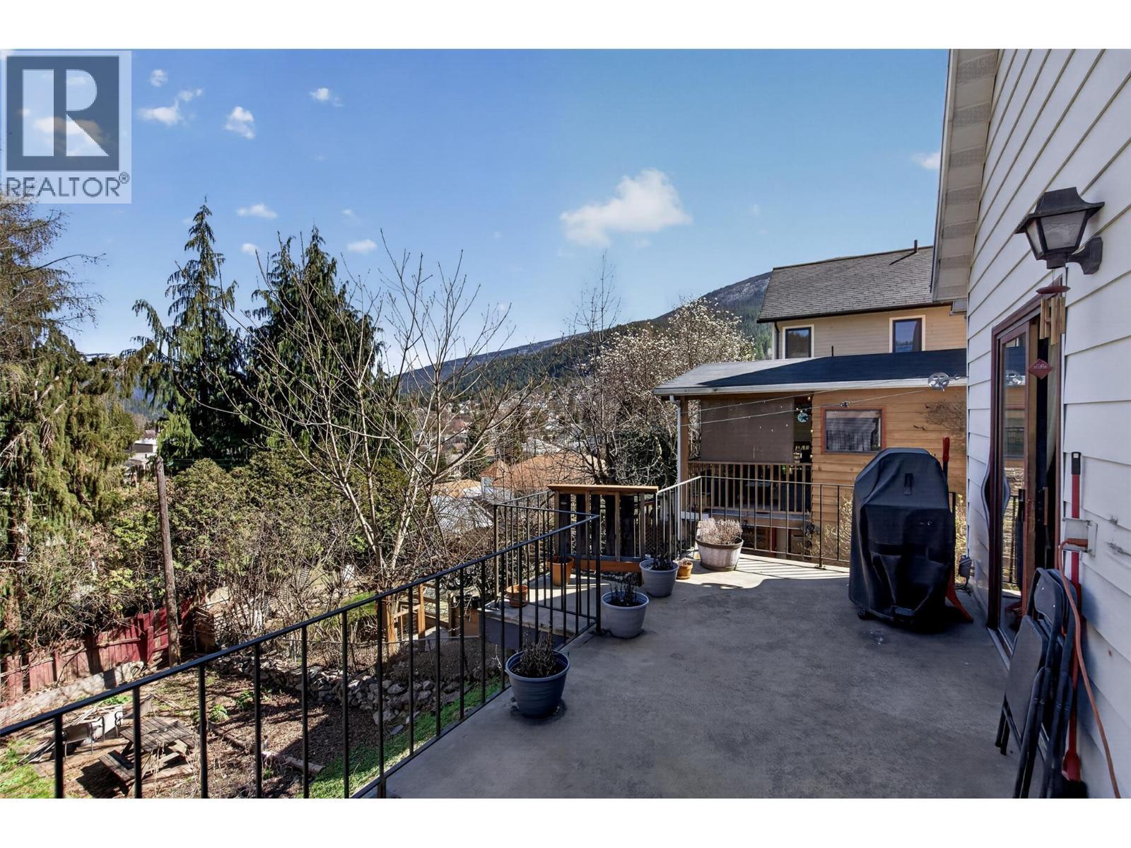 117 High Street, Nelson, BC - Outdoor