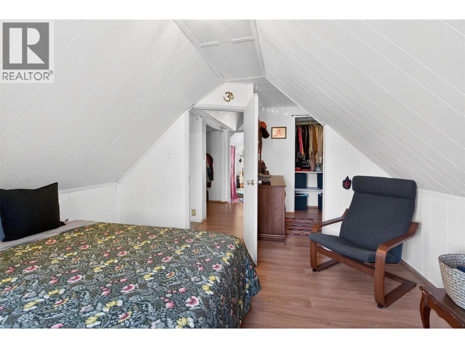 117 High Street, Nelson, BC - Indoor Photo Showing Bedroom