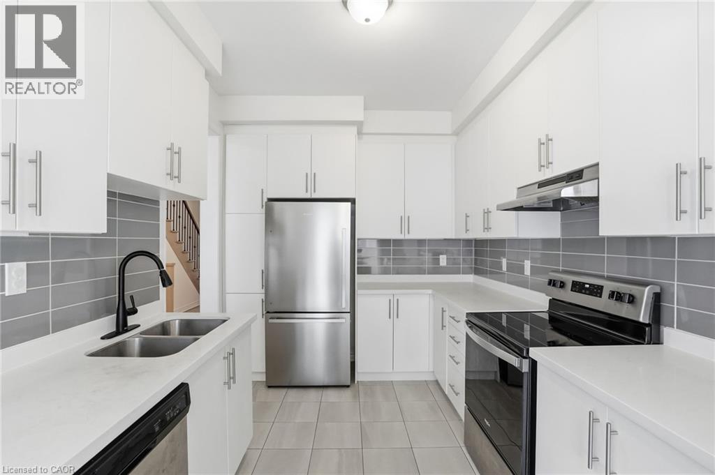 48 Harmony Way, Thorold, ON - Indoor Photo Showing Kitchen With Double Sink With Upgraded Kitchen