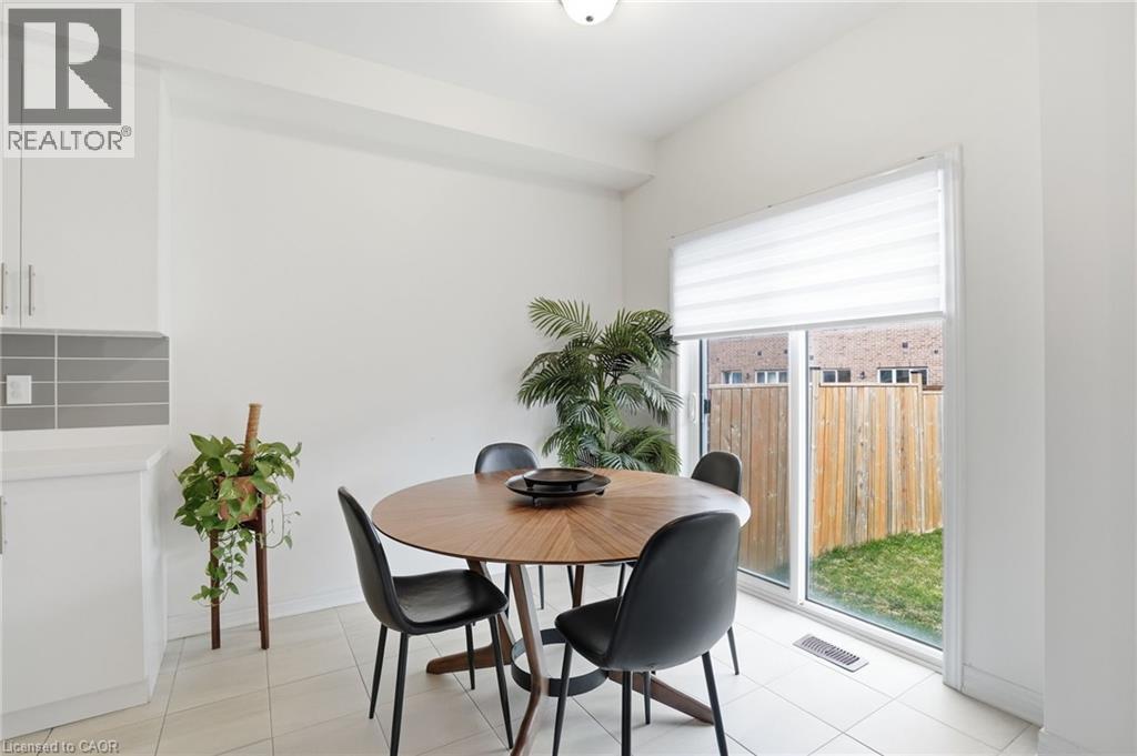 48 Harmony Way, Thorold, ON - Indoor Photo Showing Dining Room
